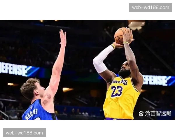 湖人30胜19负暂列西部第六 与太阳战绩胶着卡位激烈 湖人30胜19负暂列西部第六 与太阳战绩胶着卡位激烈