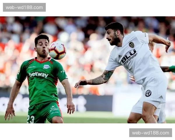 球队进攻效率与防守强度呈现正相关 攻防平衡成为强队共同特征